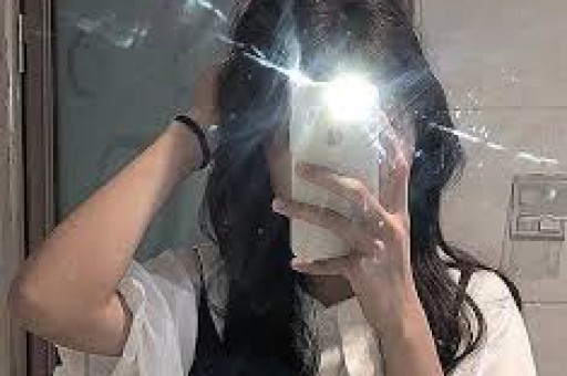 明星塌房不断娱乐圈到底怎么了？