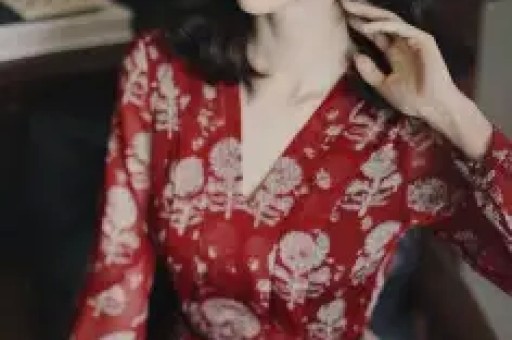 刷新下限！女网红开设绿茶速成班已有15万人买 最新回应来